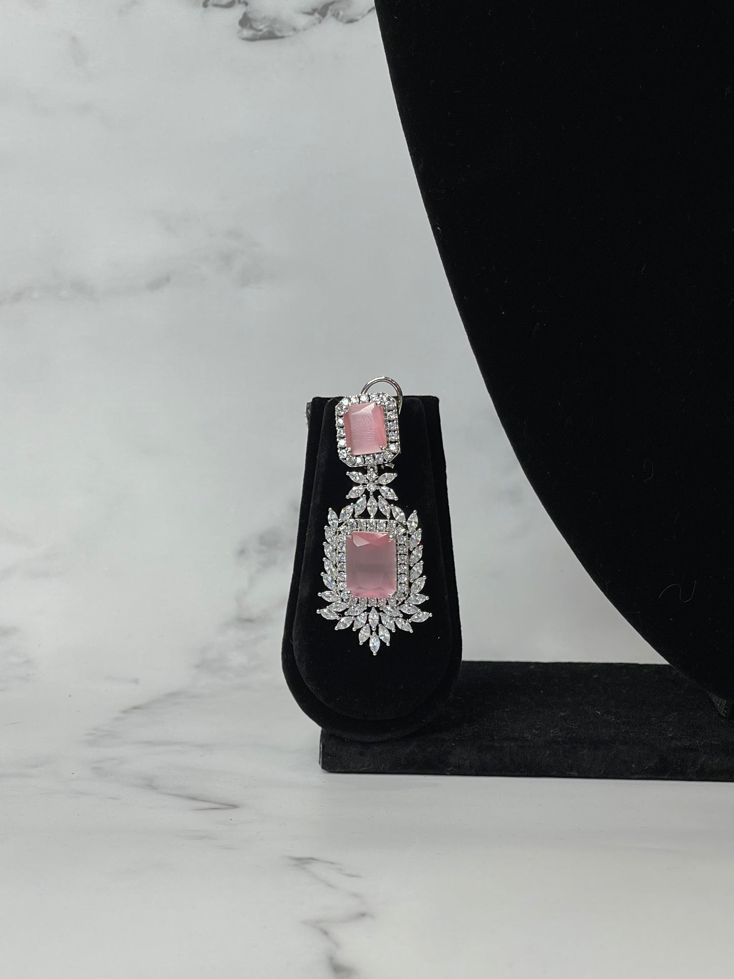 Rosé Royale – Rectangle Pink Stone Necklace Set