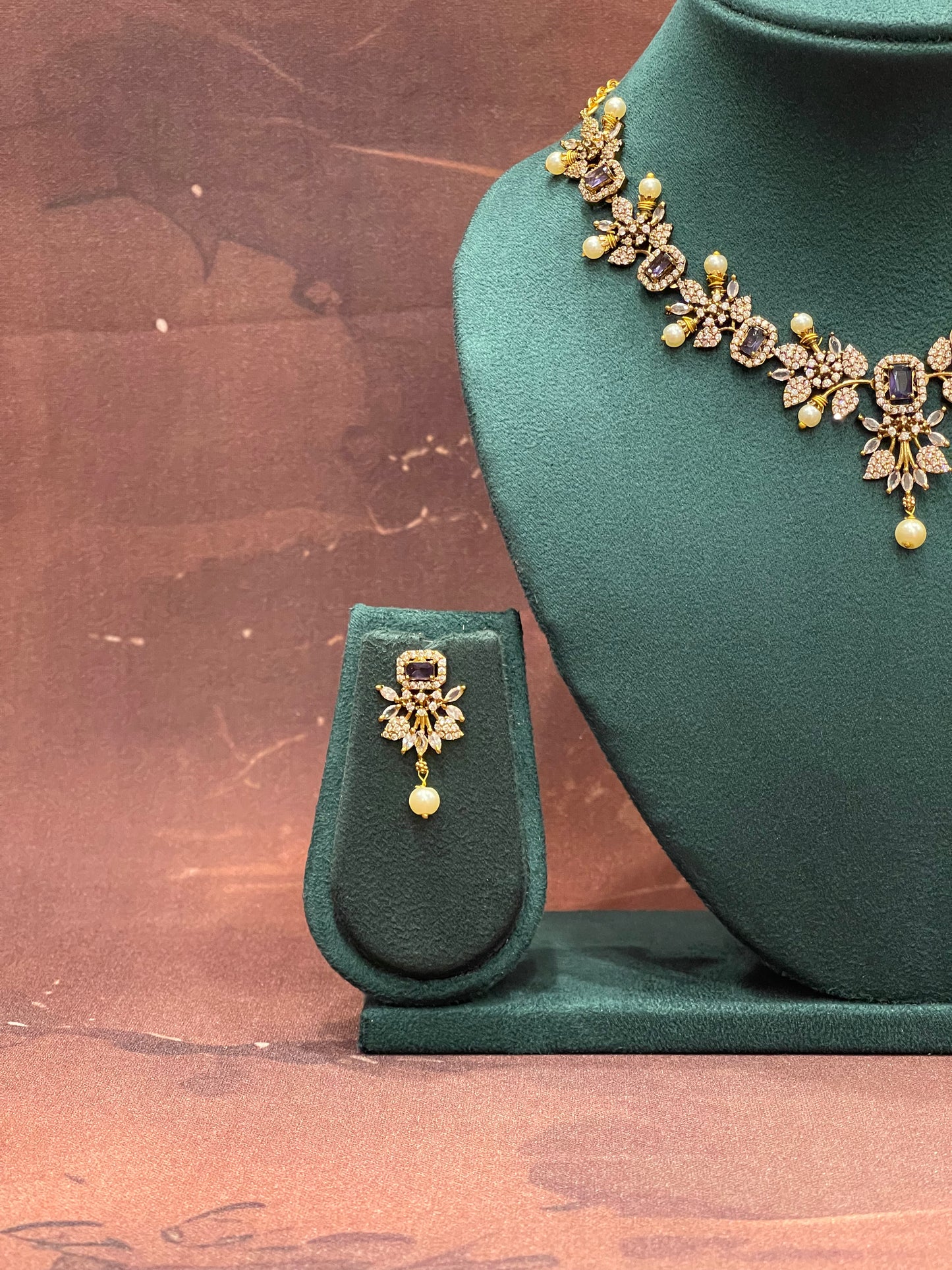 Royal Noir Bloom Necklace Set