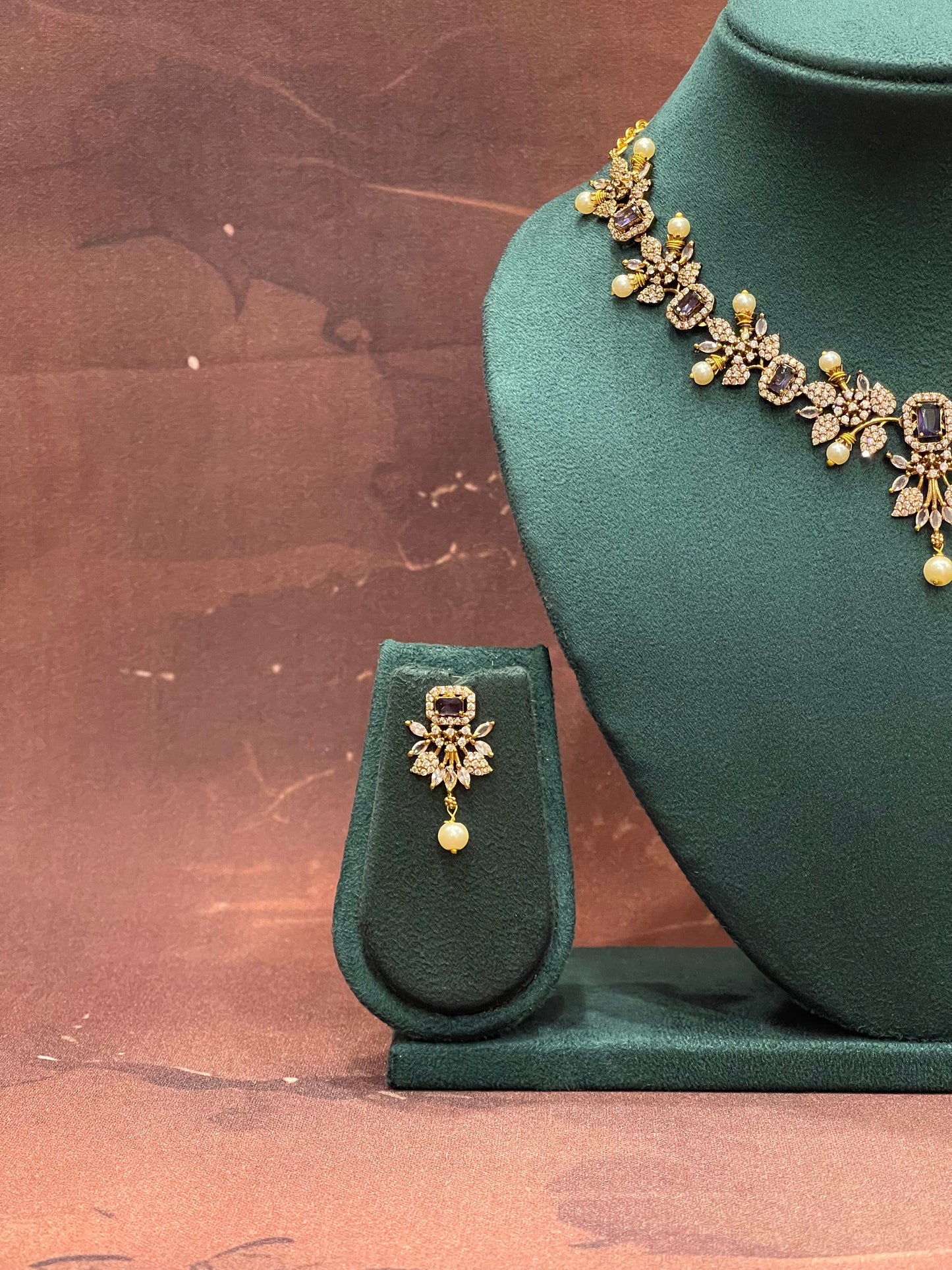 Royal Noir Bloom Necklace Set