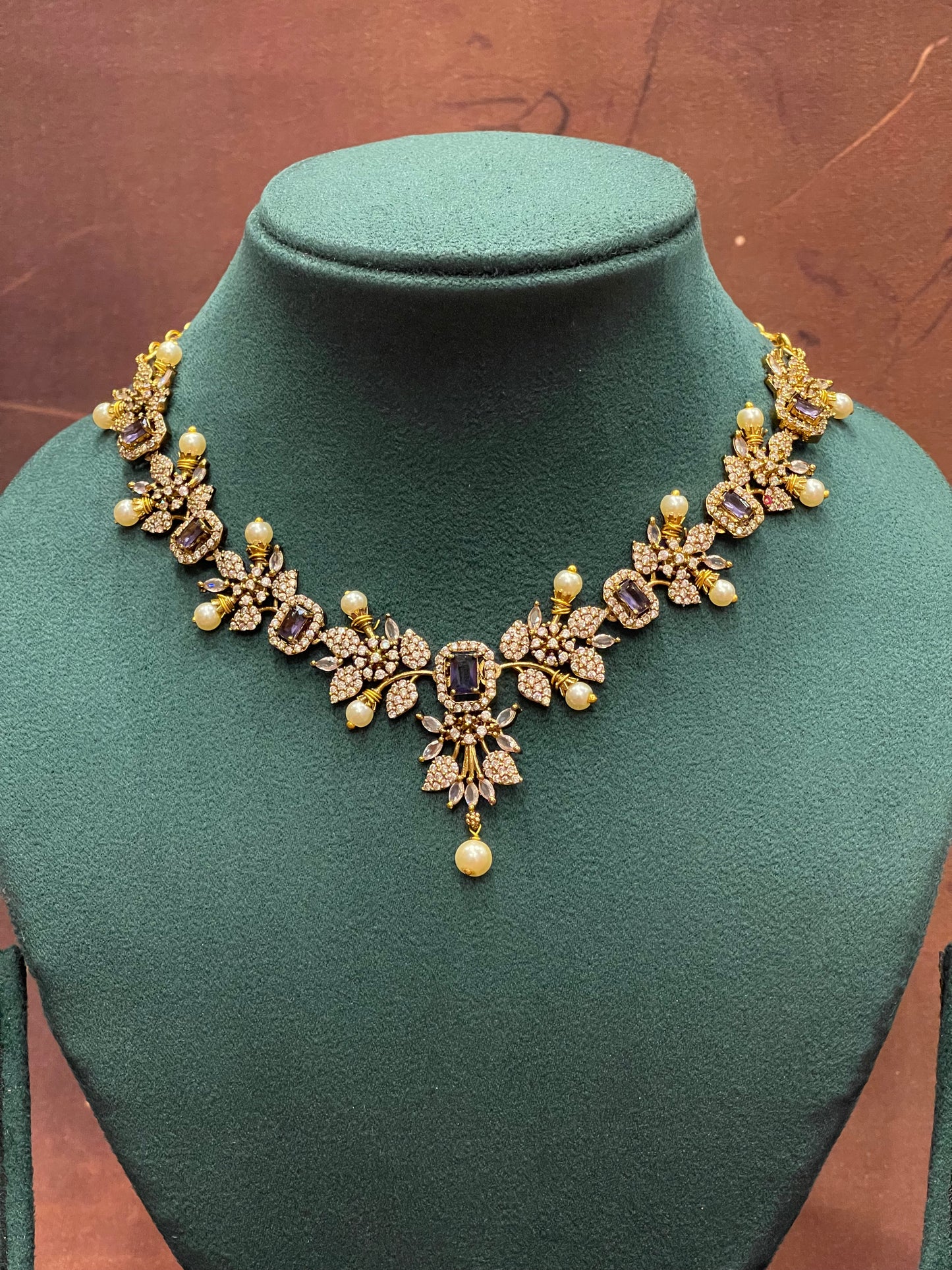 Royal Noir Bloom Necklace Set