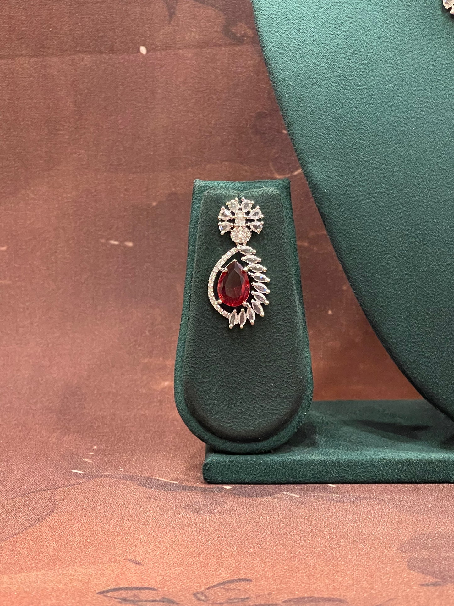 Crimson Sparkle Leaf Necklace Set