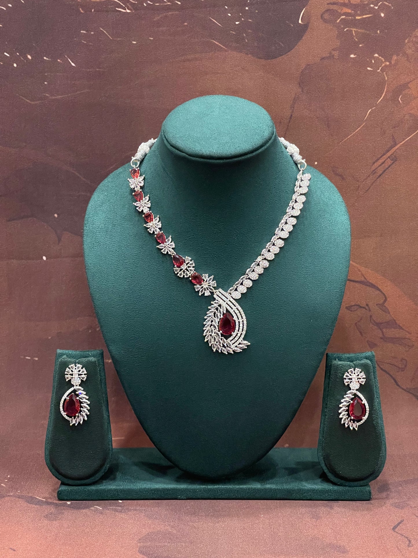 Crimson Sparkle Leaf Necklace Set
