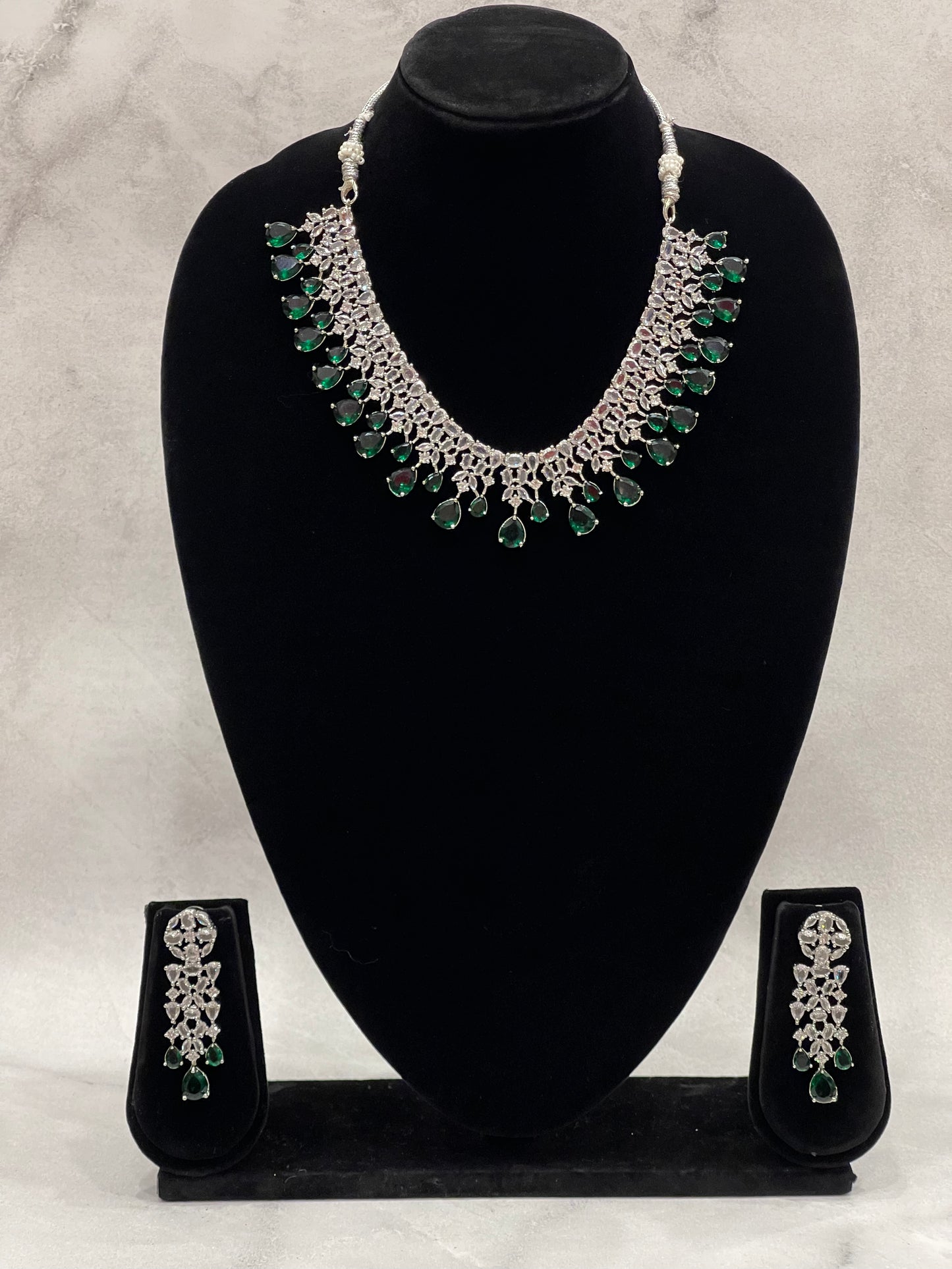 Emerald Radiance Diamond Necklace Set