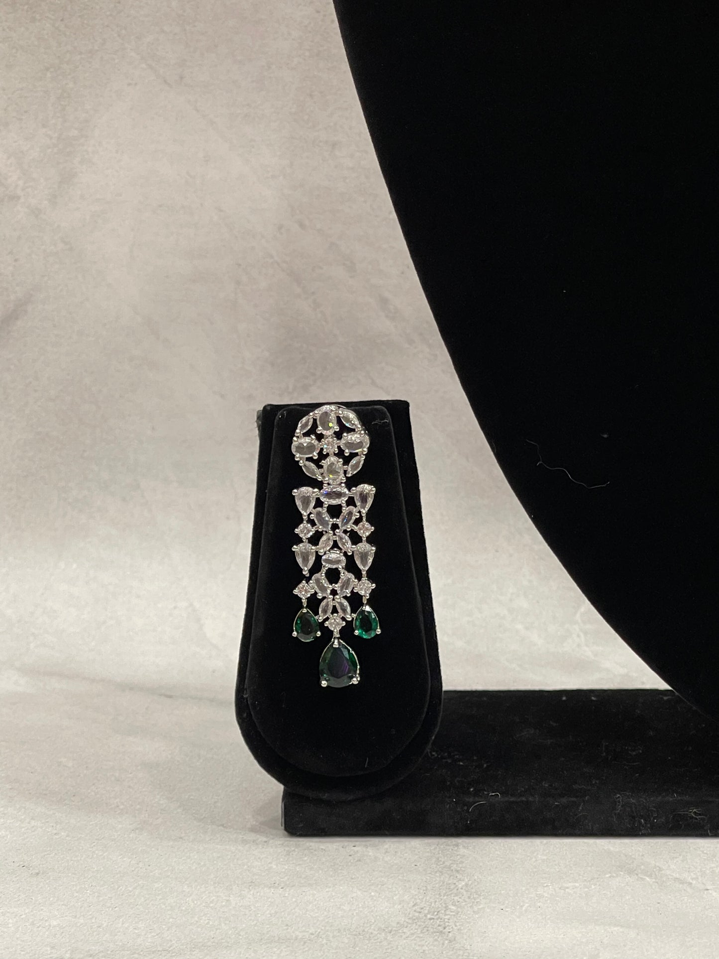 Emerald Radiance Diamond Necklace Set