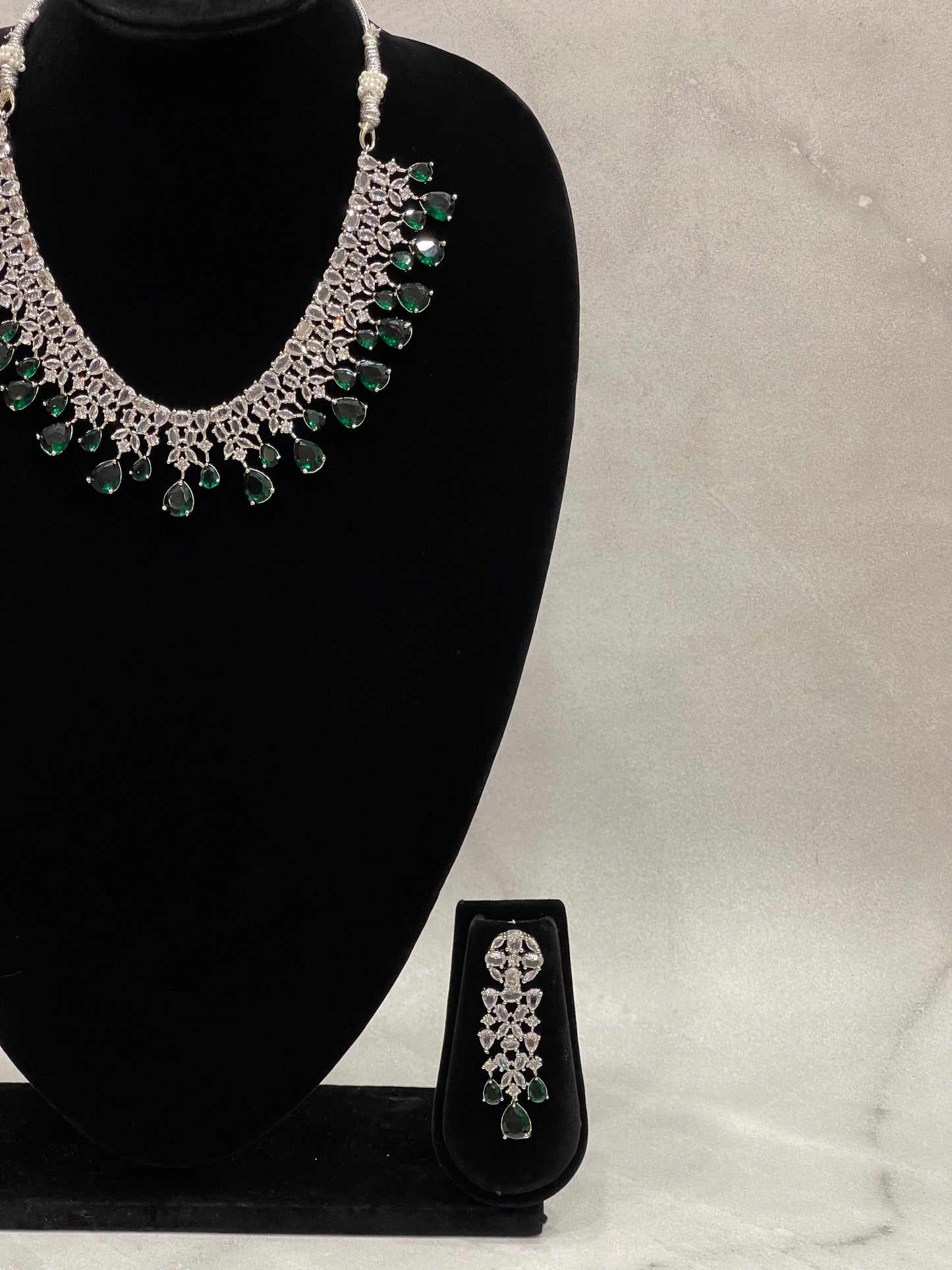 Emerald Radiance Diamond Necklace Set
