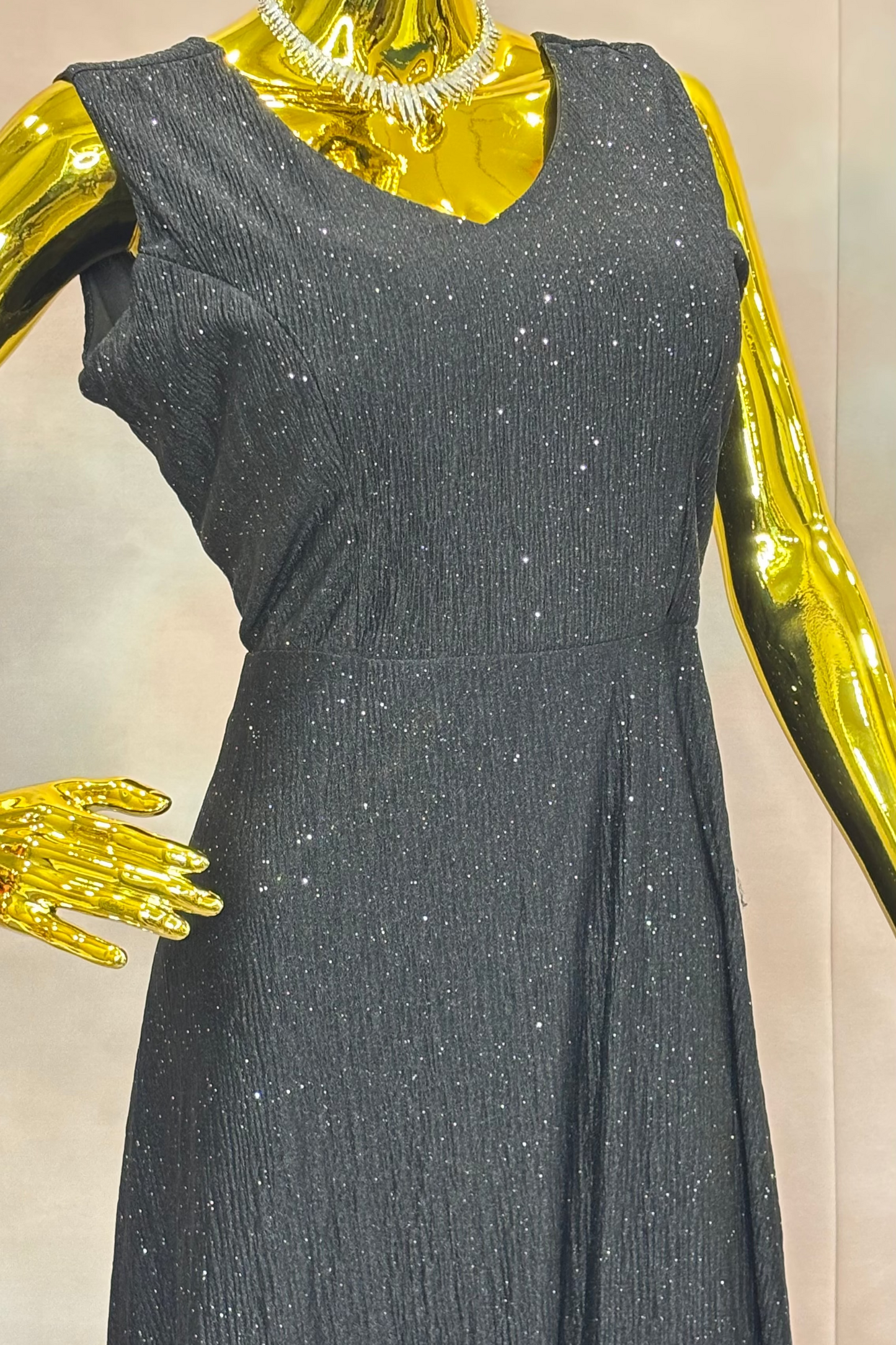 Midnight Mist – Black Sleeveless Shimmer Dress