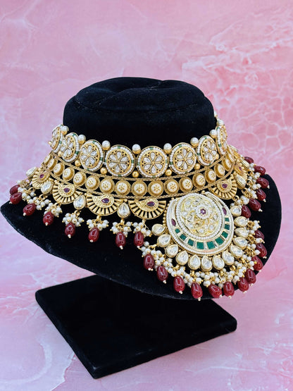 Majestic Kundan Bridal Choker – A Royal Blend of Tradition and Elegance